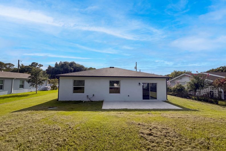 Photo 5 of 21 of 1443 General Custer Ave, Daytona Beach, FL