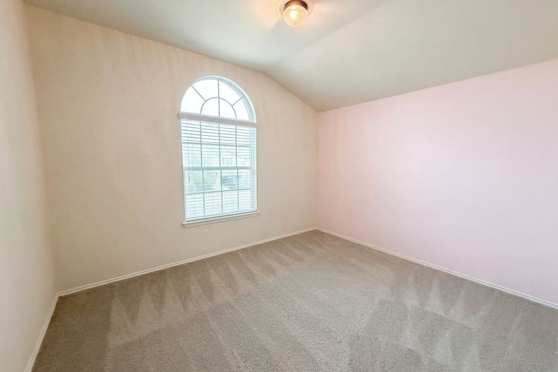 Photo 18 of 24 of 6206 Suellen Ln, Killeen, TX