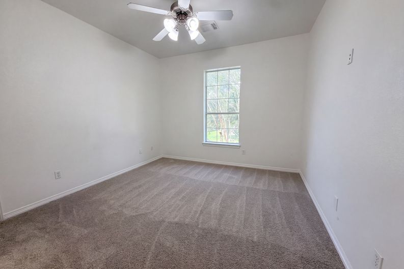 Photo 19 of 40 of 25719 Shady Spruce Ln, Katy, TX