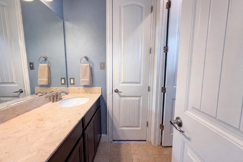 Photo 15 of 21 of 122 Bluehaw Dr, Georgetown, TX