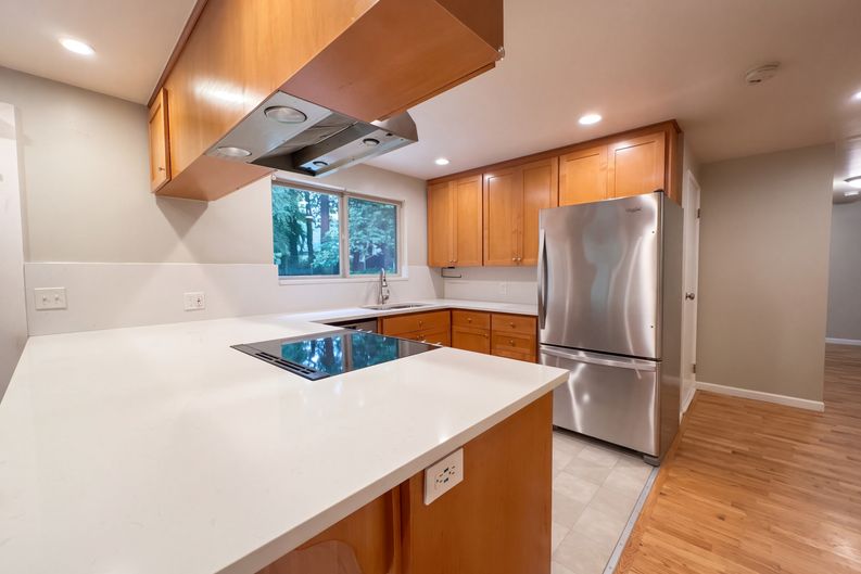 Photo 8 of 25 of 10401 NE 130th St, Kirkland, WA