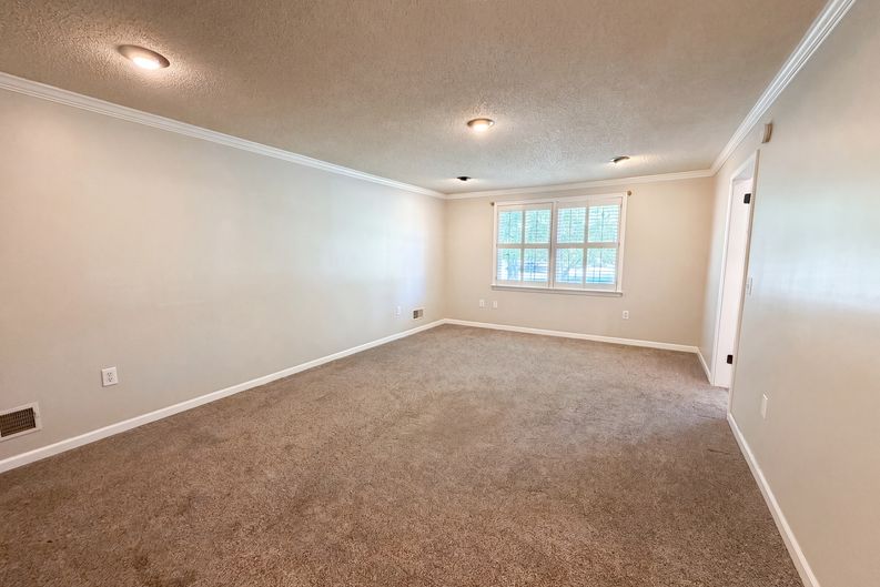 Photo 12 of 20 of 3006 Hilldale Rd, West Columbia, SC