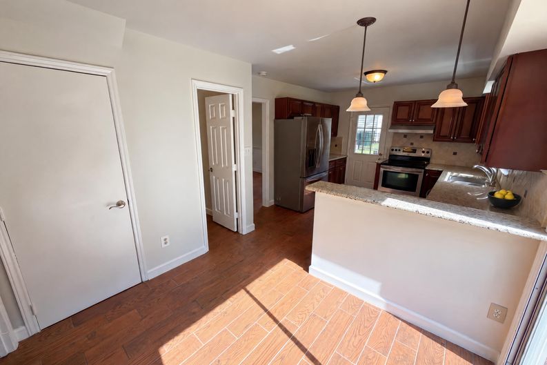 Photo 14 of 19 of 8909 Danson Dr, Charlotte, NC