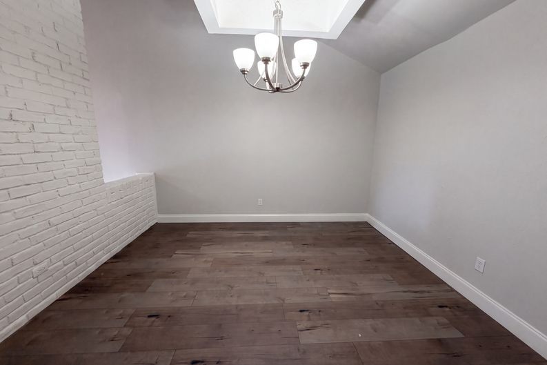 Photo 8 of 17 of 6302 Elder Grove Dr, Dallas, TX