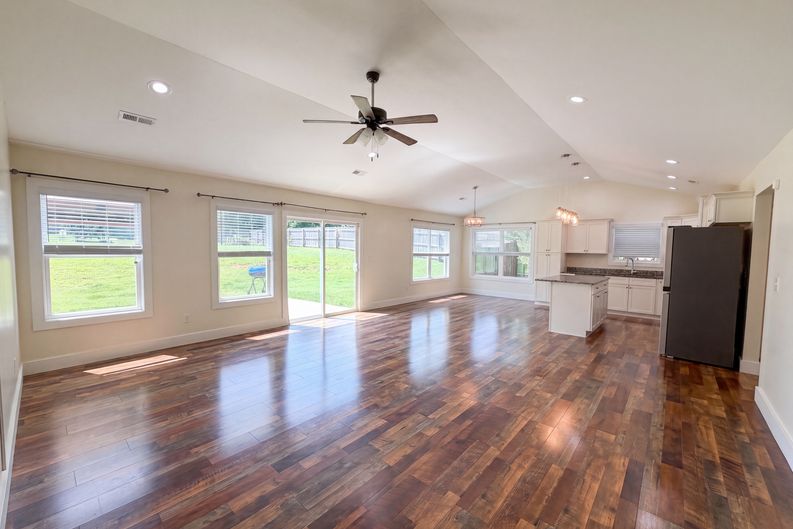 Photo 5 of 23 of 155 Eagle Ridge Dr, Chesnee, SC