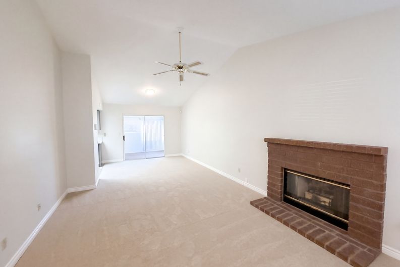 Photo 10 of 23 of 2591 Bedford Ave, Hemet, CA