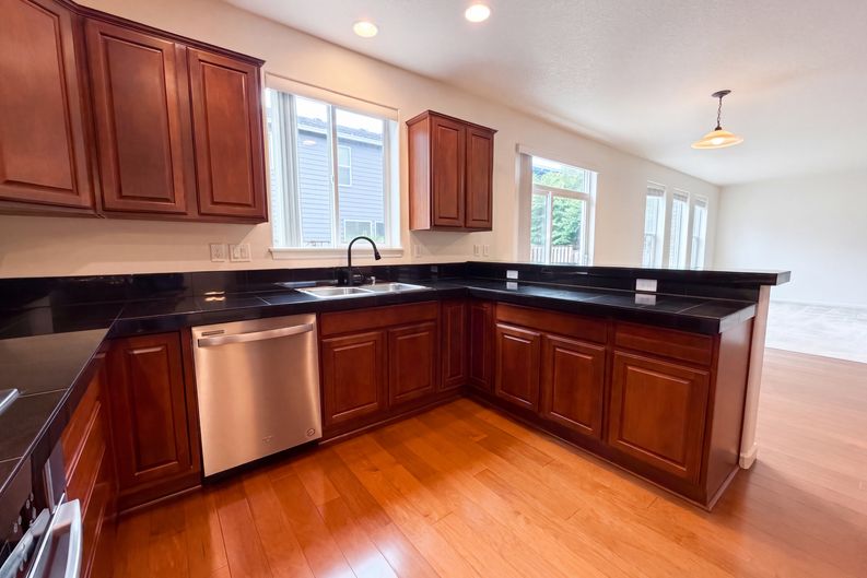 Photo 6 of 20 of 3468 SE Silver Fox Ave, Hillsboro, OR