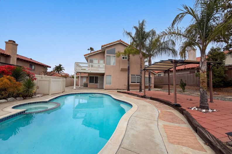 Photo 5 of 22 of 39676 Ridgedale Dr, Murrieta, CA