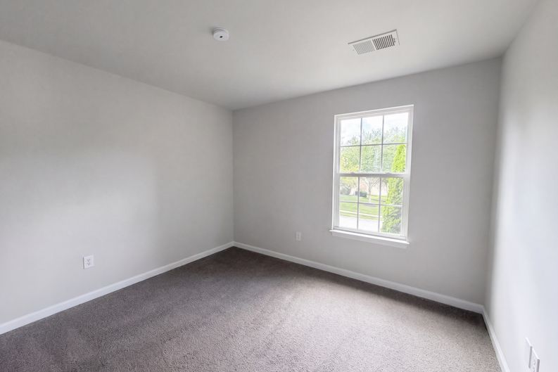 Photo 11 of 24 of 5108 Griffendale Ln, Upper Marlboro, MD