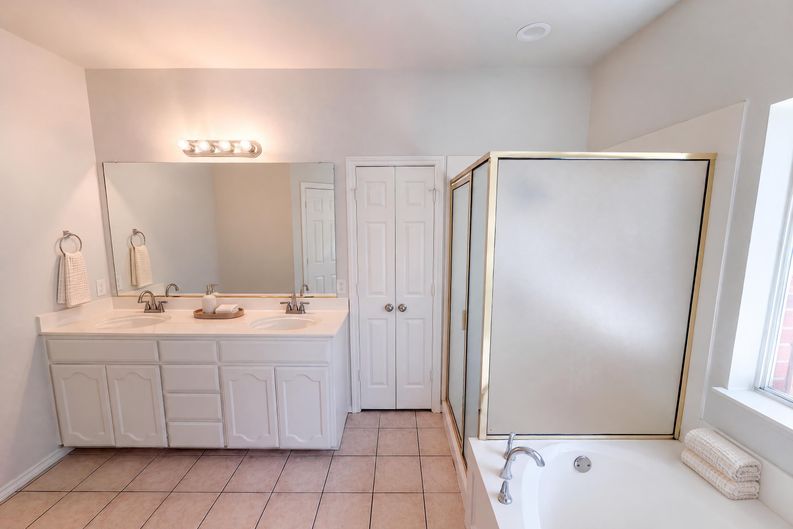 Photo 11 of 20 of 2617 Silver Hill Dr, Fort Worth, TX