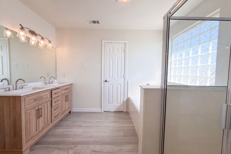 Photo 9 of 31 of 2408 Mikulec Dr, Killeen, TX