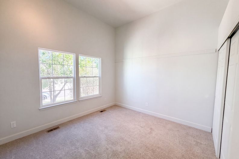 Photo 6 of 27 of 10009 Strathfield Ln, Highlands Ranch, CO