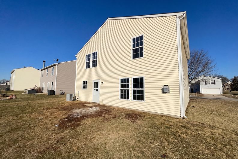 Photo 5 of 20 of 8843 Cardinal Flower Ln, Indianapolis, IN