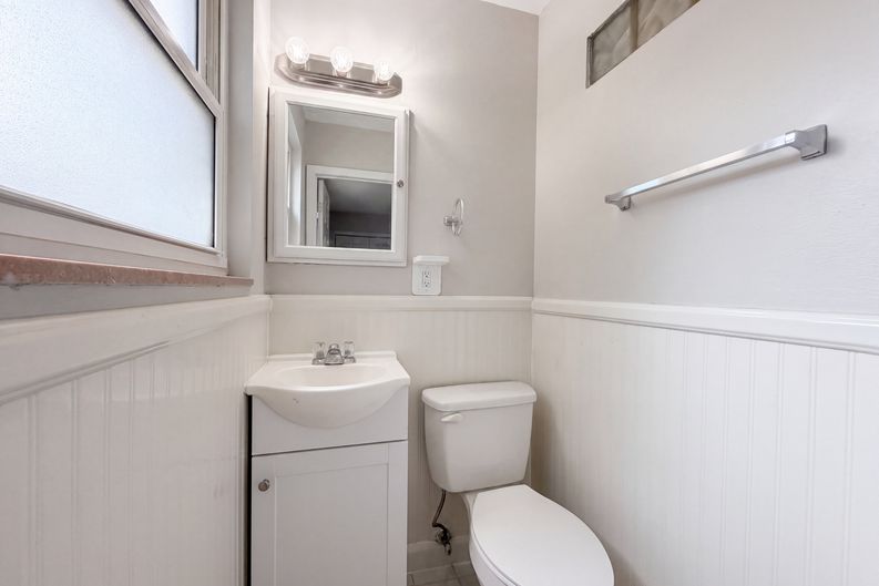 Photo 11 of 21 of 871 Wycliffe Ct, Saint Louis, MO