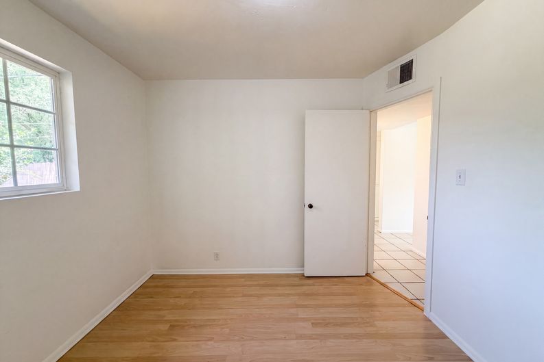 Photo 4 of 21 of 1426 E Williams St, Tempe, AZ
