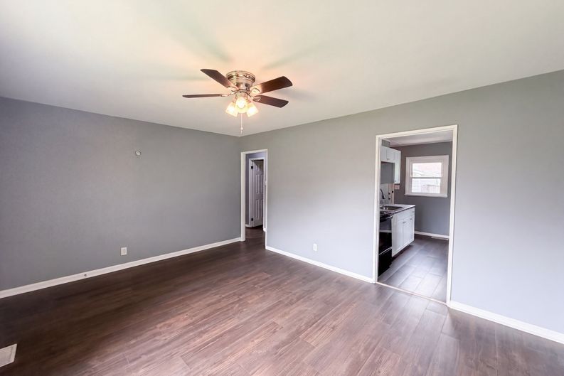 Photo 8 of 16 of 4206 E 16th St, Indianapolis, IN
