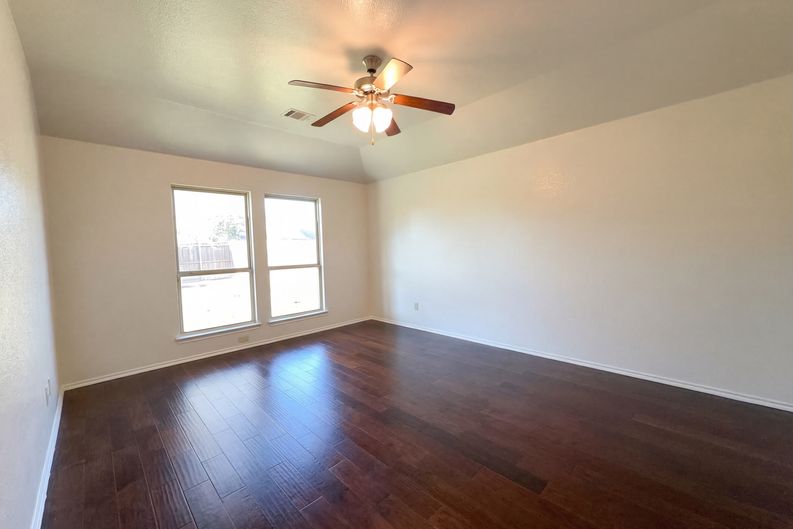 Photo 4 of 17 of 5591 Coventry Dr, Prosper, TX