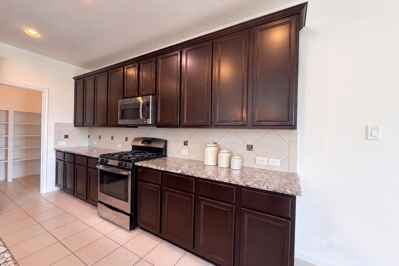 Photo 10 of 28 of 19607 Pecos Bend Ct, Cypress, TX