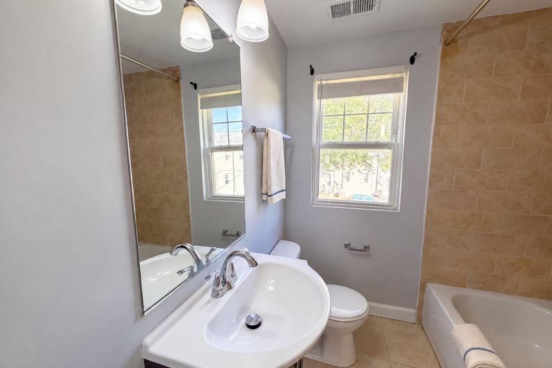 Photo 14 of 20 of 6940 Hawthorne St, Hyattsville, MD