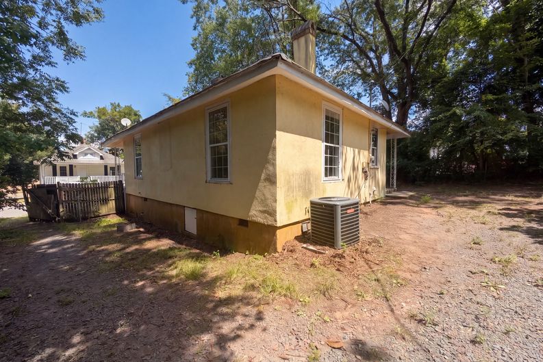 Photo 5 of 16 of 1108 Taylor St, Durham, NC