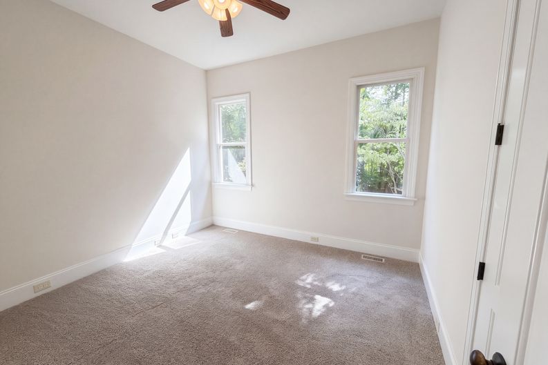 Photo 4 of 42 of 3027 Krogen Ct, Creedmoor, NC