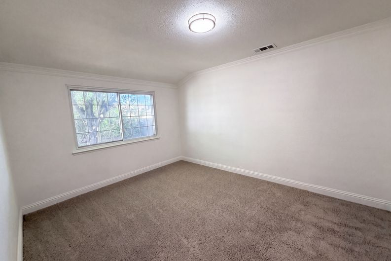 Photo 11 of 30 of 209 Bryan Ave, Roseville, CA