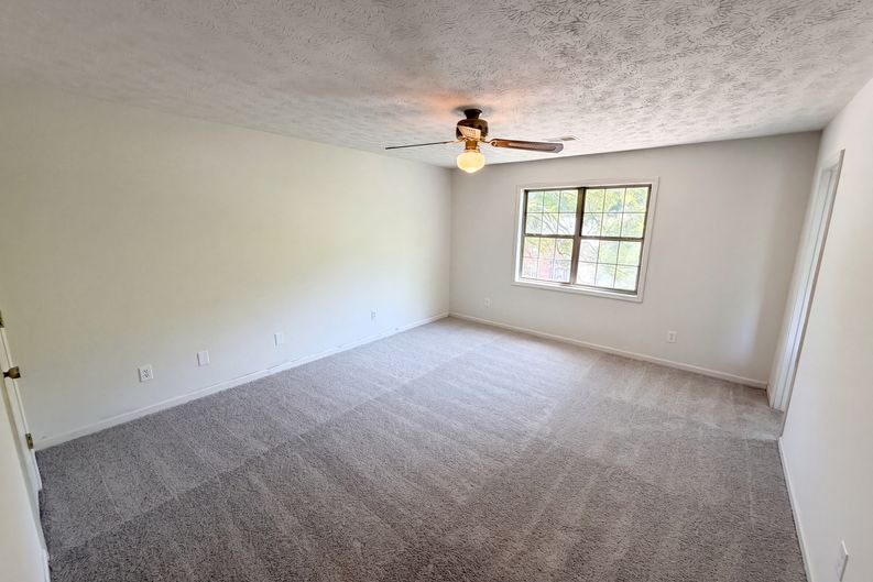 Photo 16 of 23 of 4558 Coopers Creek Pl SE, Smyrna, GA
