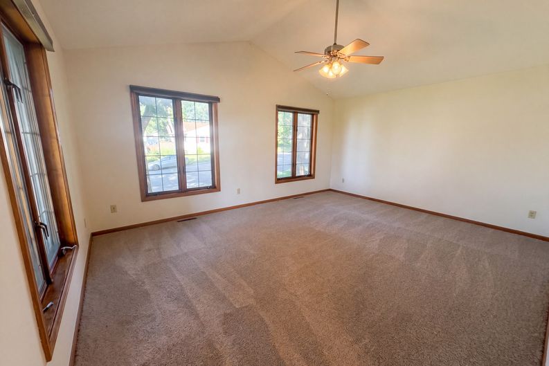 Photo 3 of 19 of 441 S Elm St, Waconia, MN