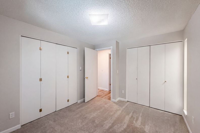 Photo 10 of 24 of 650 SW Meadow Dr, Beaverton, OR