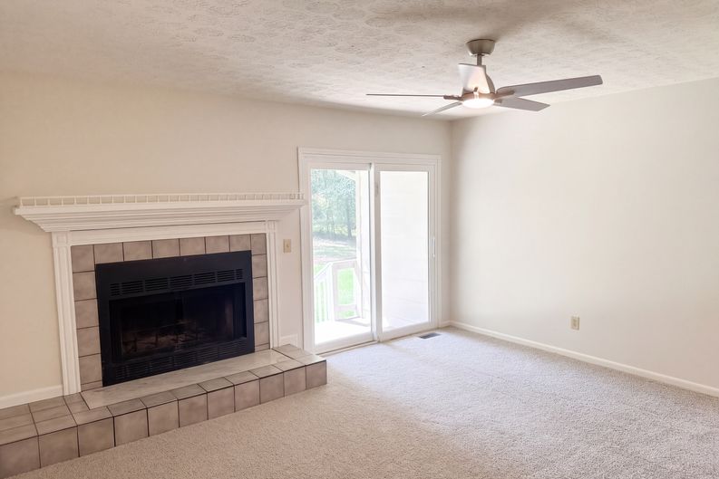 Photo 6 of 15 of 3089 Linecrest Rd, Ellenwood, GA