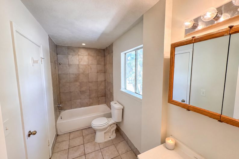 Photo 12 of 20 of 5807 Cobbrook Dr, Ellenwood, GA