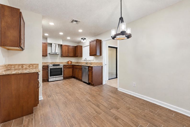 Photo 6 of 16 of 13227 Stairock St, San Antonio, TX