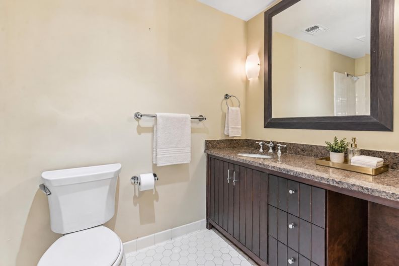 Photo 6 of 87 of 3135 Spalding Dr, Sandy Springs, GA