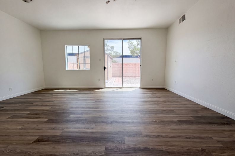 Photo 9 of 32 of 5338 Lindsay Heights St, Las Vegas, NV