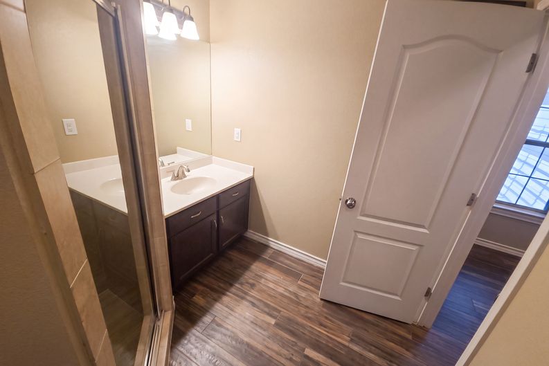 Photo 12 of 18 of 4517 Vanessita Ct, Laredo, TX