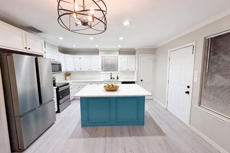 Photo 8 of 18 of 13214 Deepwater Cir, Corpus Christi, TX