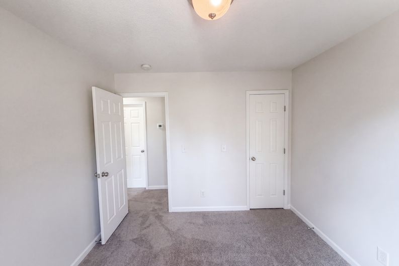 Photo 10 of 19 of 6008 White Chapel Way, Greensboro, NC
