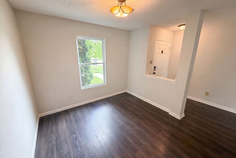 Photo 8 of 23 of 8134 S Firefly Dr, Pendleton, IN