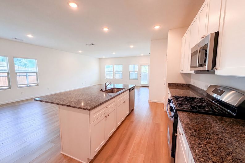 Photo 8 of 21 of 2506 Tahoe Dr, Seagoville, TX