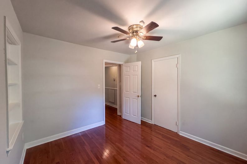 Photo 15 of 19 of 4060 Rosehill Rd, Fayetteville, NC