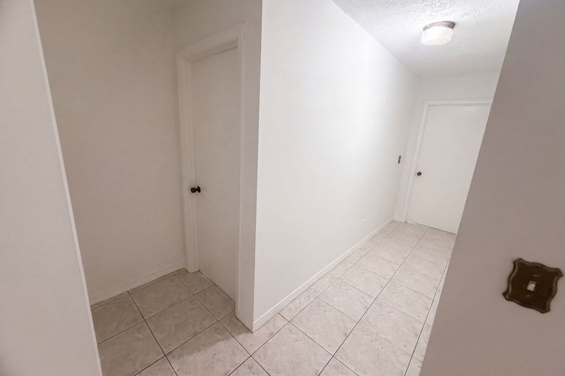 Photo 14 of 30 of 3123 SE Quanset Cir, Stuart, FL