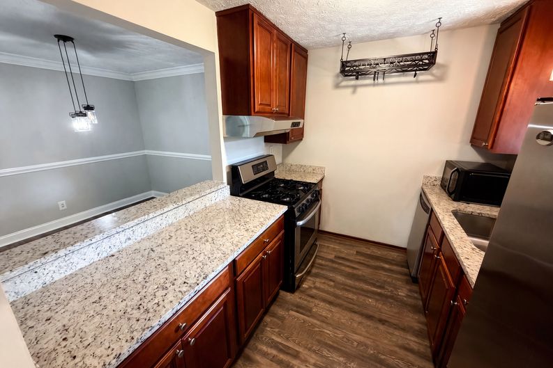 Photo 14 of 18 of 6818 Glenridge Dr, Atlanta, GA