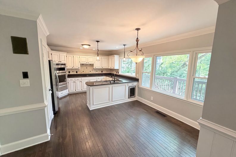 Photo 9 of 58 of 984 Forest Pond Ct, Marietta, GA