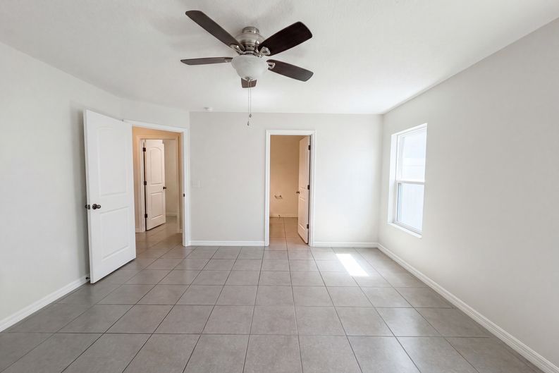 Photo 4 of 31 of 11534 Brighton Knoll Loop, Riverview, FL