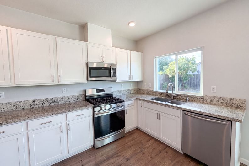 Photo 9 of 27 of 8224 Kossum Way, Elk Grove, CA