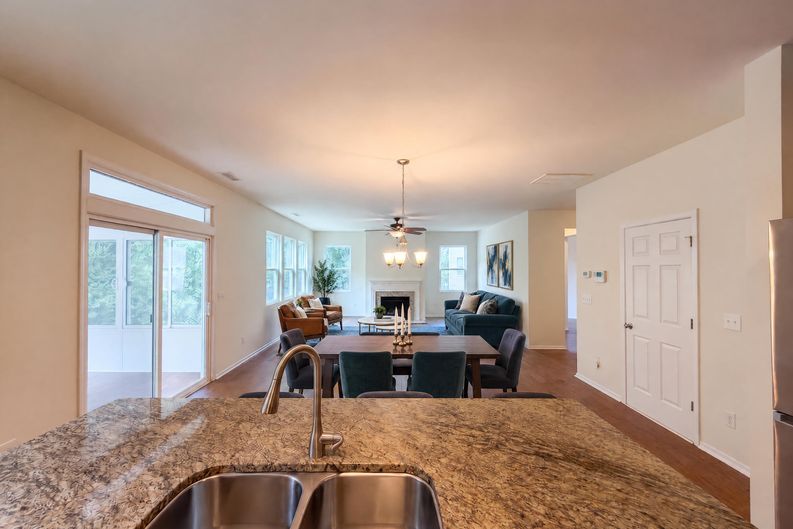 Photo 6 of 35 of 4732 Lonnie Dr, Rolesville, NC
