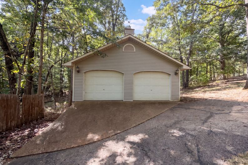 Photo 22 of 29 of 675 Jenny St, Selmer, TN