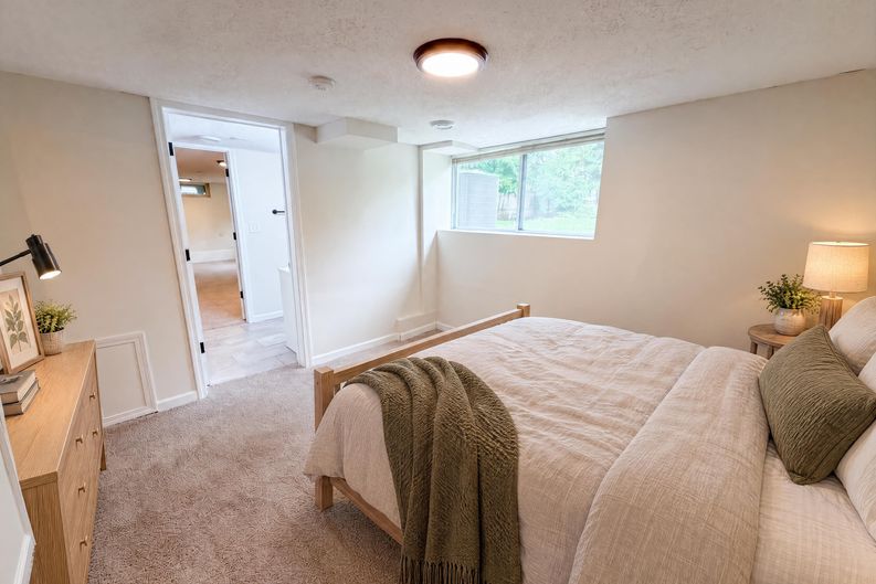 Photo 14 of 27 of 1695 Abell St, Maplewood, MN