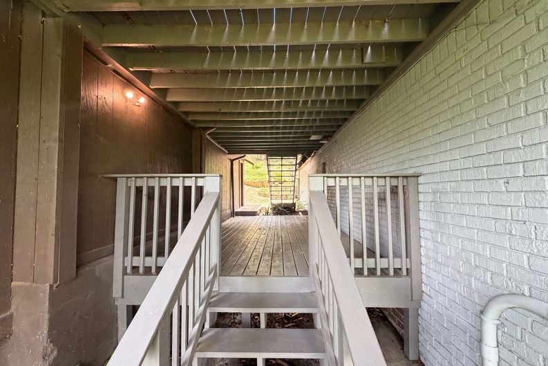 Photo 22 of 27 of 2801 Shades Crest Rd, Vestavia Hills, AL