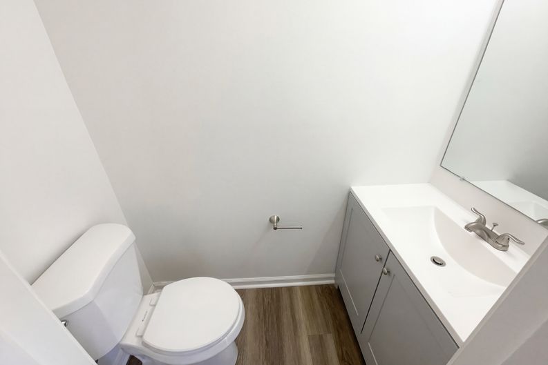 Photo 16 of 23 of 645 N Armistead St, Alexandria, VA